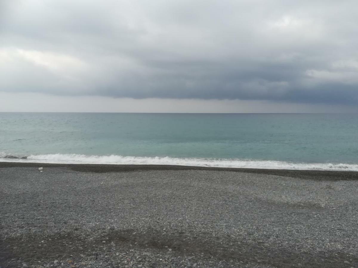 Le Case Del Sole Ventimiglia Exterior photo
